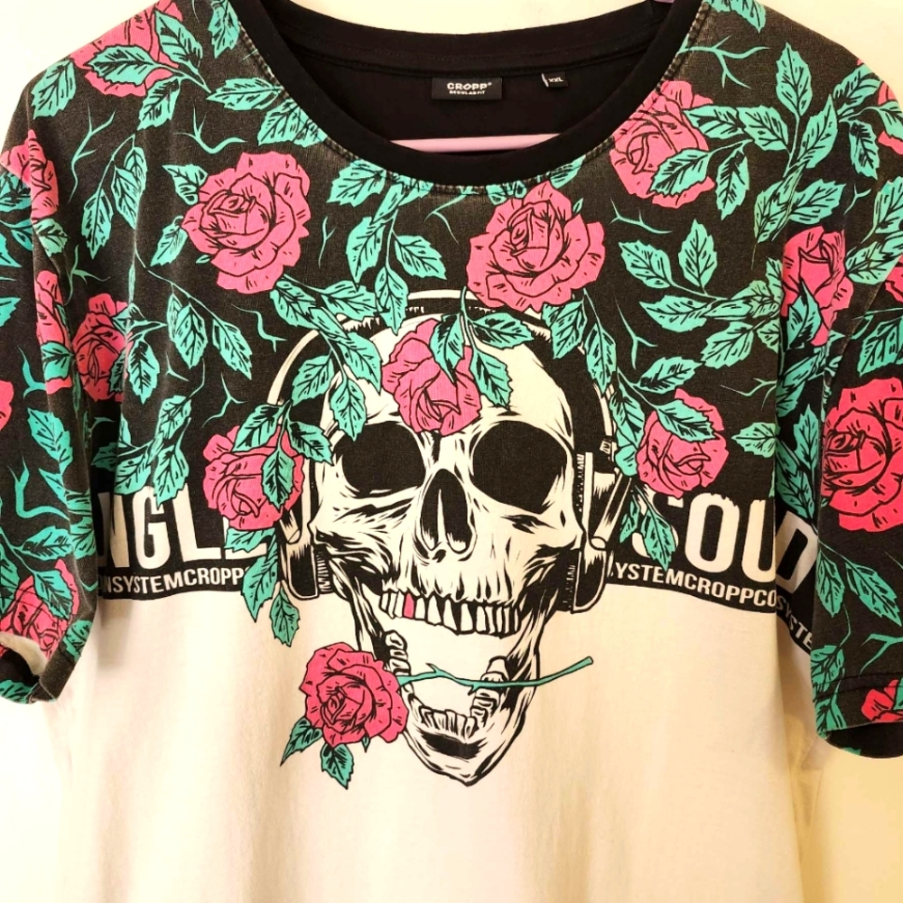 Cropp Skull & Roses Graphic Tee - Picture 2 of 9